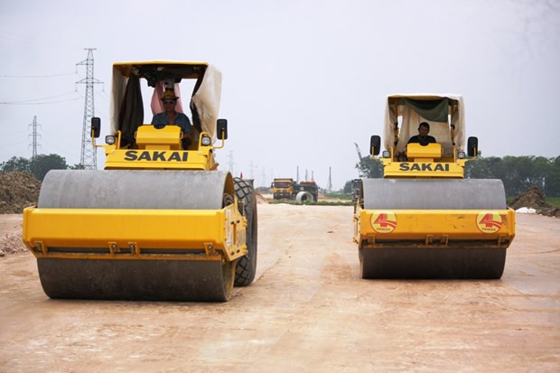 Nhà thầu thi công một đoạn tuyến cao tốc Bắc-Nam giai đoạn 2017-2020. Ảnh: Việt Hùng/Vietnam+ Nhà thầu thi công một đoạn tuyến cao tốc Bắc-Nam giai đoạn 2017-2020. Ảnh: Việt Hùng/Vietnam+