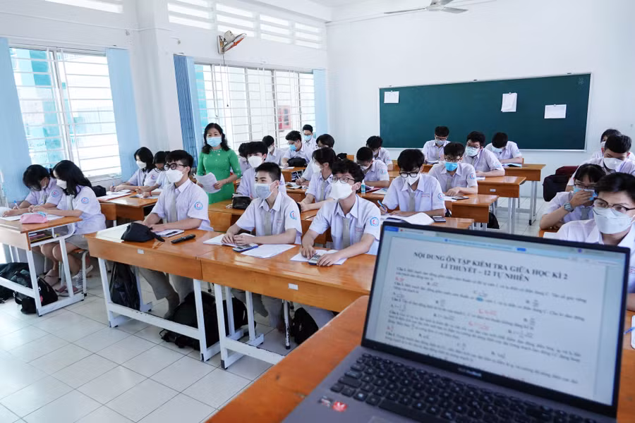  Học sinh lớp 12 năm nay sẽ đăng ký dự thi tốt nghiệp THPT bằng hình thức trực tuyến. Ảnh: Đào Ngọc Thạch