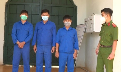 Các đối tượng tại cơ quan CSĐT. Ảnh: Công an cung cấp