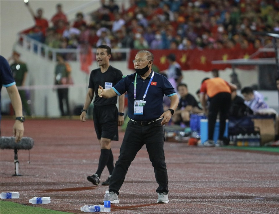 Huấn luyện viên Park Hang-seo chia tay U23 Việt Nam sau SEA Games 31. Ảnh: Hải Nguyễn Huấn luyện viên Park Hang-seo chia tay U23 Việt Nam sau SEA Games 31. Ảnh: Hải Nguyễn