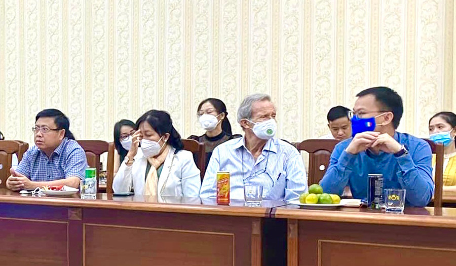 Sản phẩm nước uống từ cây dược liệu của Trường Sinh Group có mặt trên bàn nhiều hội nghị, hội thảo. Ảnh: Khang Nghi Sản phẩm nước uống từ cây dược liệu của Trường Sinh Group có mặt trên bàn nhiều hội nghị, hội thảo. Ảnh: Khang Nghi