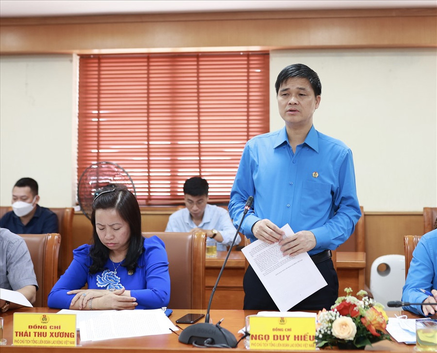 Phó Chủ tịch Tổng LĐLĐVN Ngọ Duy Hiểu phát hiểu tại hội nghị. Ảnh: Hải Nguyễn Phó Chủ tịch Tổng LĐLĐVN Ngọ Duy Hiểu phát hiểu tại hội nghị. Ảnh: Hải Nguyễn