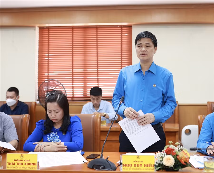 Phó Chủ tịch Tổng LĐLĐVN Ngọ Duy Hiểu phát hiểu tại hội nghị. Ảnh: Hải Nguyễn