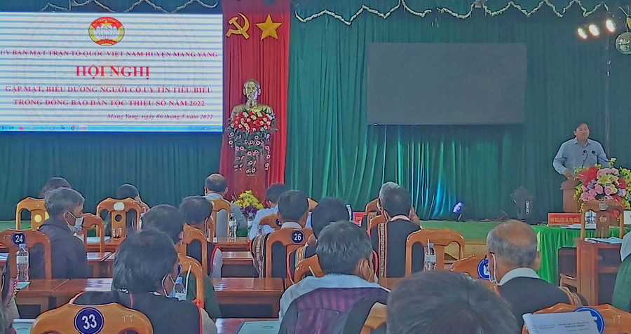 Quang cảnh Hội nghị biểu dương người uy tín tiêu biểu trong đồng bào các dân tộc thiểu số trên địa bàn huyện Mang Yang. Ảnh: Ngọc Anh