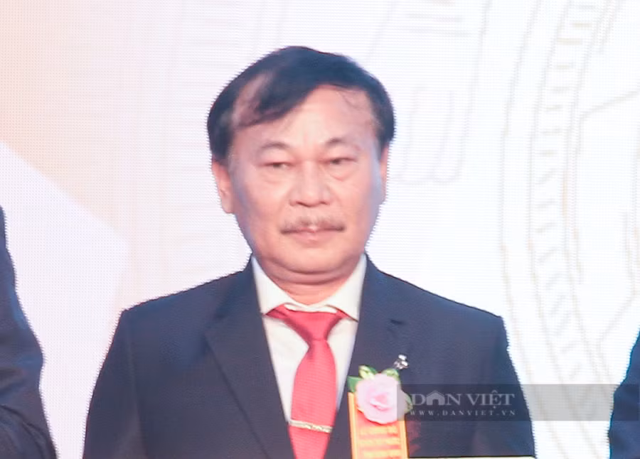 Ông Nguyễn Văn Hùng - Tỉnh ủy viên, Bí thư Huyện ủy, Chủ tịch Hội đồng nhân dân huyện Tuy Phước