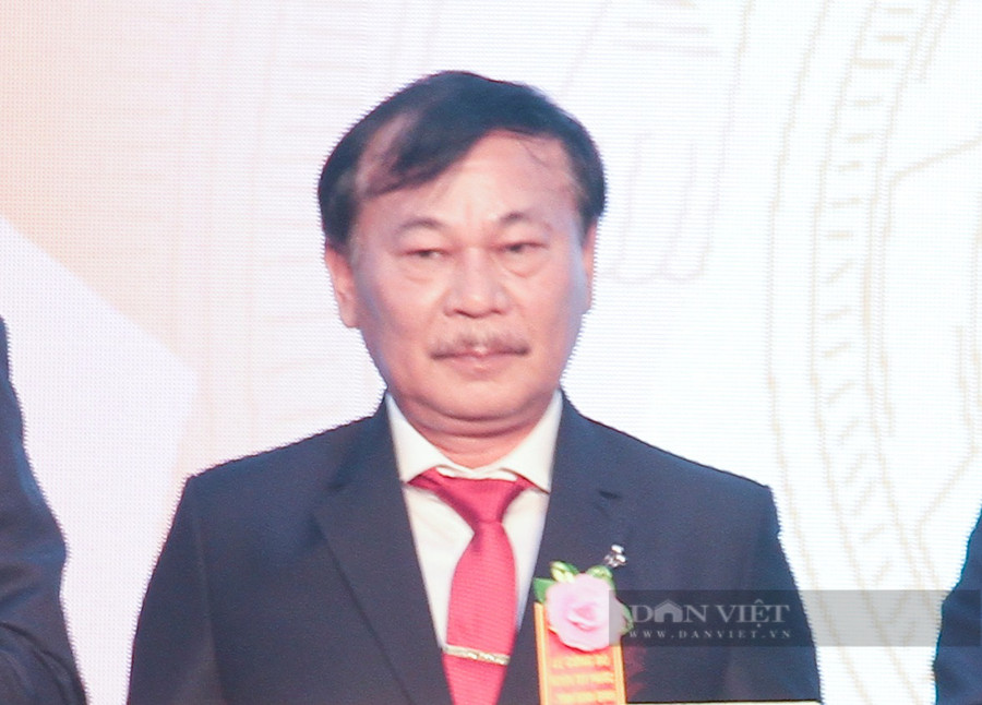 Ông Nguyễn Văn Hùng - Tỉnh ủy viên, Bí thư Huyện ủy, Chủ tịch Hội đồng nhân dân huyện Tuy Phước. Ảnh: DT. Ông Nguyễn Văn Hùng - Tỉnh ủy viên, Bí thư Huyện ủy, Chủ tịch Hội đồng nhân dân huyện Tuy Phước