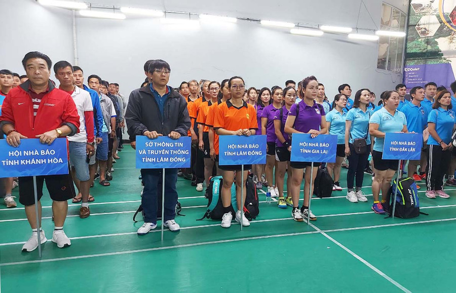 Hội thao quy tụ 8 đoàn với gần 200 VĐV thi đấu ở 5 môn. Ảnh: Nguyễn Tú