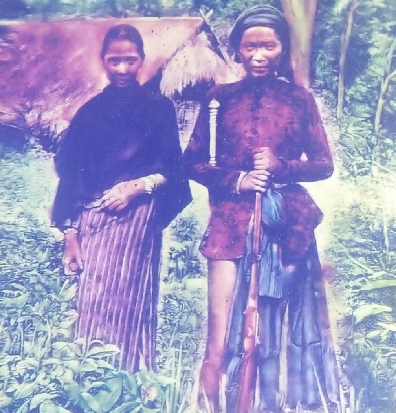 Hình ảnh vợ chồng Vua voi Khunjunop (Ảnh: Gia đình cung cấp).