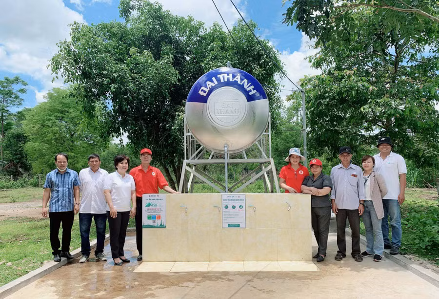 Bàn giao công trình nước sạch tại xã Ia Phí (huyện Chư Păh). Ảnh: Hồng Thương