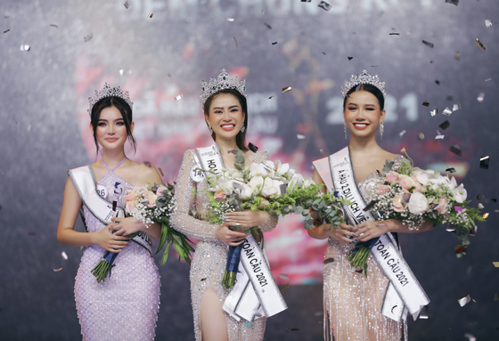 Top 3 Hoa hậu Du lịch Việt Nam Toàn cầu. Ảnh: Team Kiếng Cận Top 3 Hoa hậu Du lịch Việt Nam Toàn cầu. Ảnh: Team Kiếng Cận