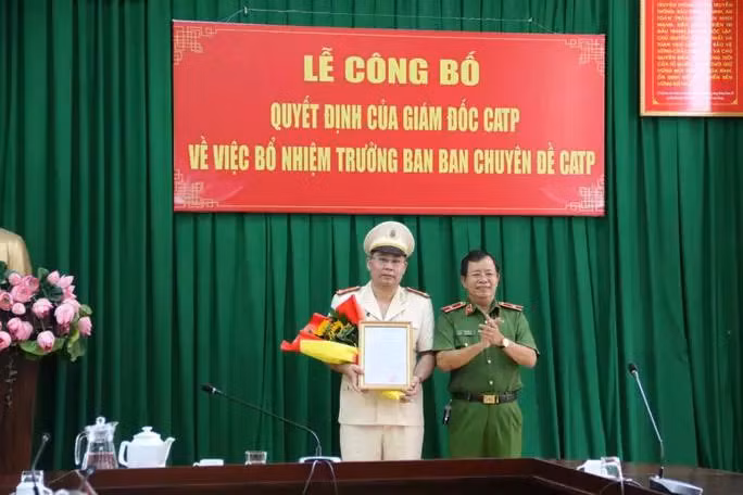 Đại tá Bùi Ngọc Giáp nhận quyết định bổ nhiệm