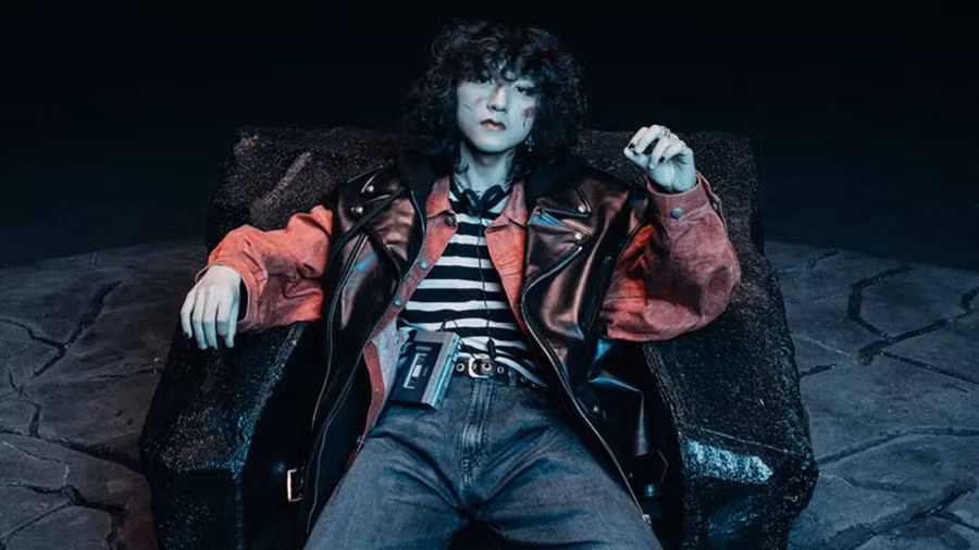 Các luật sư cho rằng cần xử phạt nặng những MV trái thuần phong mỹ tục, tác động tiêu cực đến cộng đồng, xã hội. FBNV