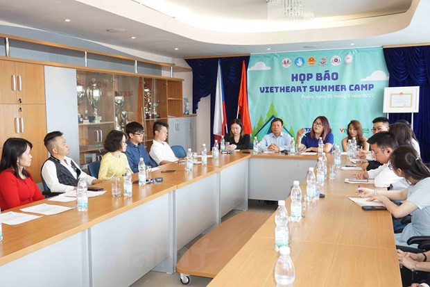 Quang cảnh buổi họp báo. Ảnh: Hồng Kỳ/Vietnam+
