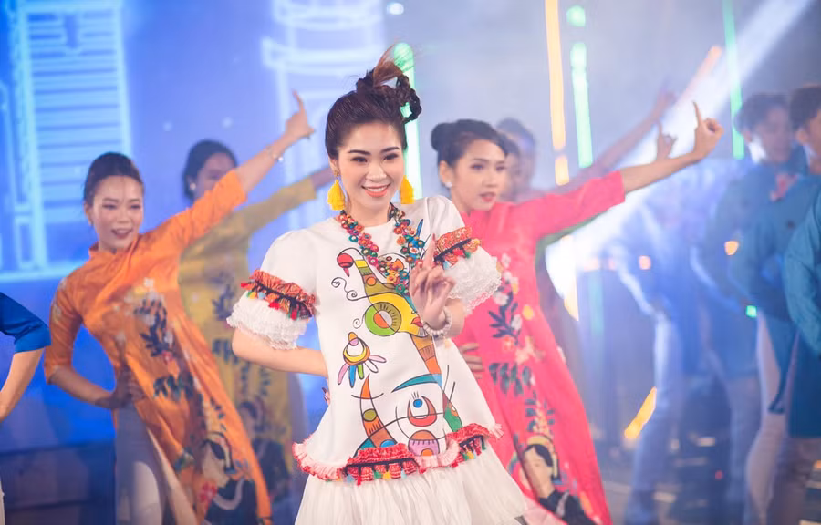 Ca sỹ Hà Myo mang màu sắc hiện đại, trẻ trung cho âm nhạc truyền thống. (Ảnh: NVCC)