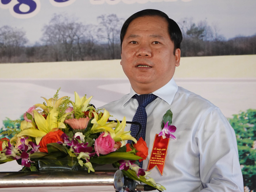 Ông Nguyễn Phi Long phát biểu tại lễ khởi công dự án. Ảnh: Hoàng Trọng Ông Nguyễn Phi Long phát biểu tại lễ khởi công dự án. Ảnh: Hoàng Trọng