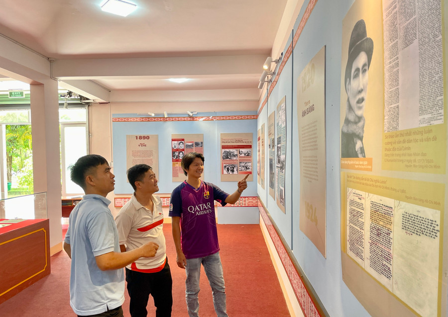 Triển lãm “Người đi tìm hình của nước” tại phòng chuyên đề Bảo tàng tỉnh đã hoàn tất khâu chuẩn bị. Ảnh: Phương Duyên