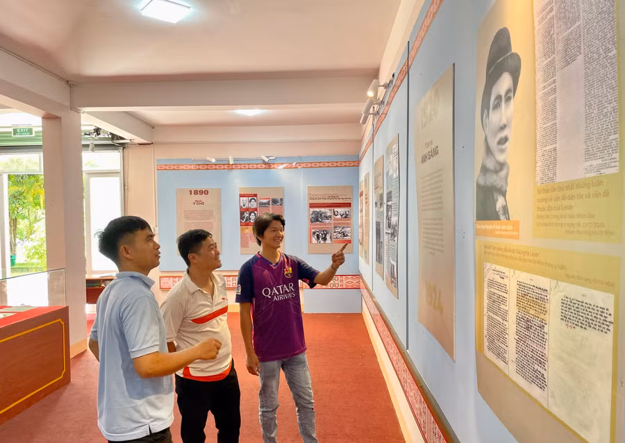 Triển lãm “Người đi tìm hình của nước” tại phòng chuyên đề Bảo tàng tỉnh đã hoàn tất khâu chuẩn bị. Ảnh: Phương Duyên