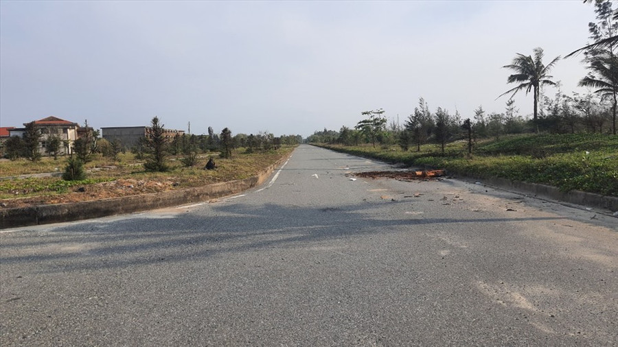 Sau 17 năm kể từ khi cấp chủ trương đầu tư, dự án KDL Thiên Đàng đang trở nên hoang hóa. Ảnh: B.M