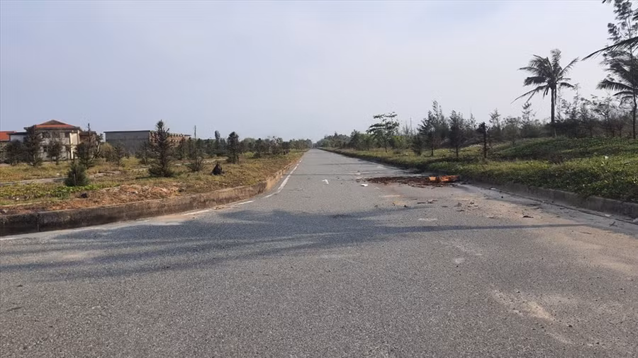 Sau 17 năm kể từ khi cấp chủ trương đầu tư, dự án KDL Thiên Đàng đang trở nên hoang hóa. Ảnh: B.M