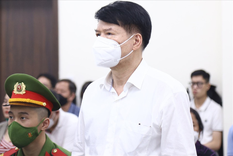  Cựu Thứ trưởng Y tế Trương Quốc Cường tại phiên toà chiều 19.5. Ảnh: V.D