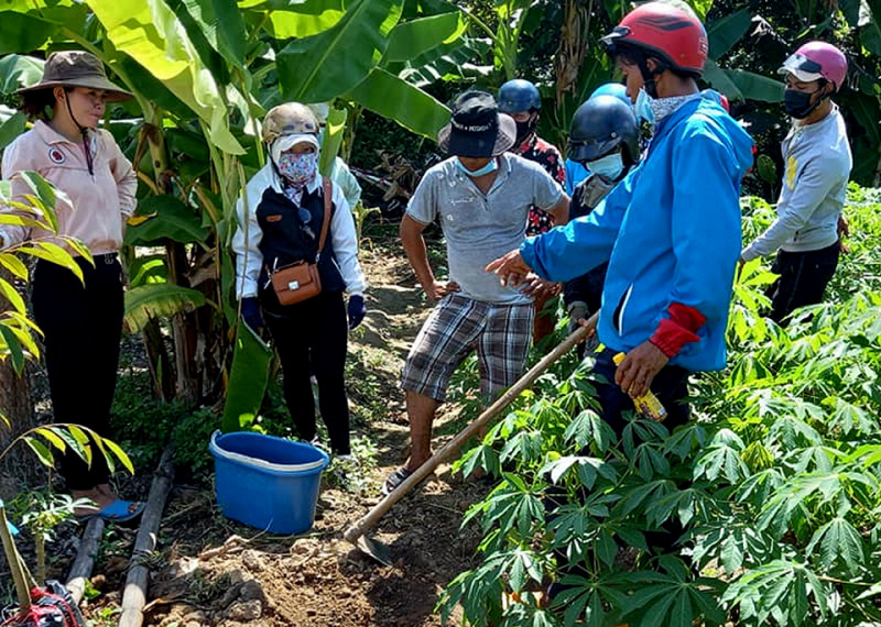 Người dân làng O học hỏi lẫn nhau để cùng phát triển kinh tế