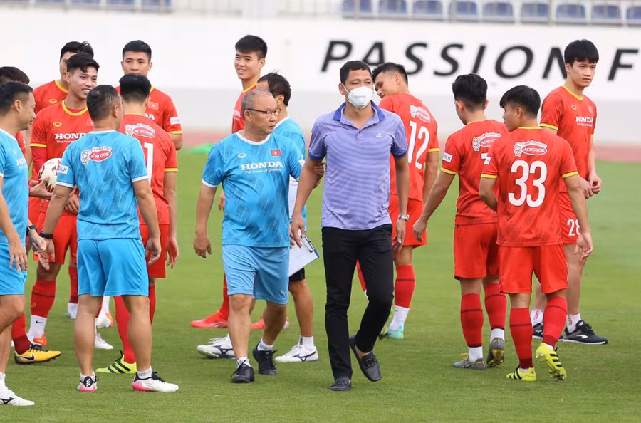 Cựu tuyển thủ Việt Nam Anh Đức làm trợ lý cho HLV Park Hang-seo