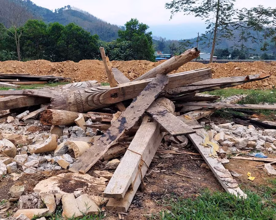 Sau vụ hỏa hoạn, những gì còn sót lại của gươl cổ gần 100 năm khiến nhiều người không khỏi xót xa