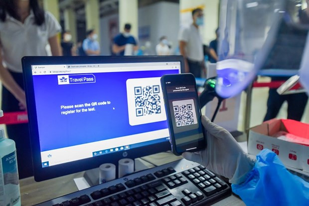 Chuyển đổi số nhanh chóng trong hoạt động xuất-nhập cảnh. Ảnh: CTV/Vietnam+