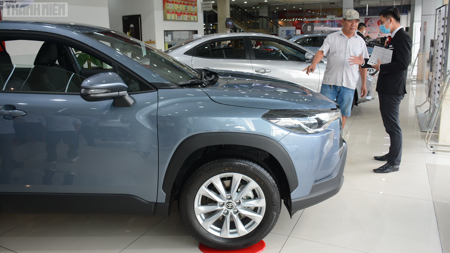 Corolla Cross có giá bán 746 - 936 triệu đồng, tăng thêm 16 triệu đồng so với trước đây. TRẦN HOÀNG