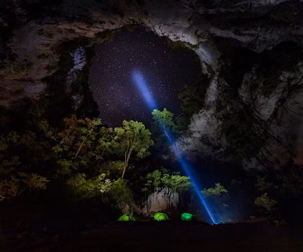 Hố sụt Kong, Phong Nha-Kẻ Bàng. Ảnh: Jungle Boss Tour