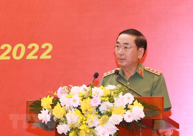 Thượng tướng Trần Quốc Tỏ, Uỷ viên Trung ương Đảng, Thứ trưởng Bộ Công an tham luận tại hội thảo. (Ảnh: Phương Hoa/TTXVN)