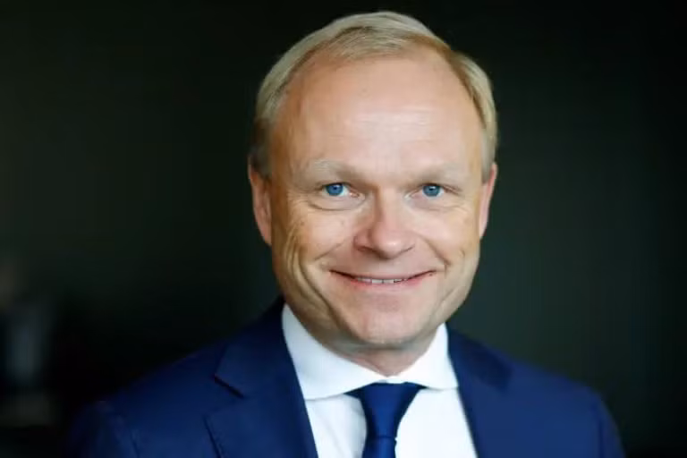 CEO Pekka Lundmark tin 2030 sẽ là thời điểm nhiều người dùng không còn xem smartphone là thiết bị quan trọng nữa. Ảnh: REUTERS