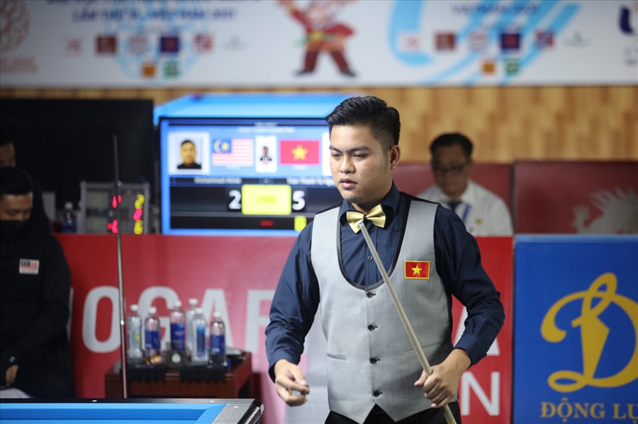 Nguyễn Trần Thanh Tự đoạt huy chương vàng SEA Games 31 nội dung carom 1 băng. Ảnh: Phong Lê