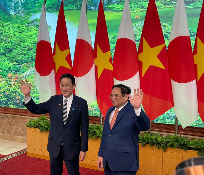 Thủ tướng Phạm Minh Chính và Thủ tướng Nhật Bản Kishida Fumio tại trụ sở Chính phủ - Ảnh: Hữu Hưng