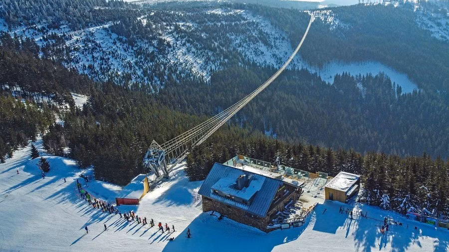 Địa điểm du lịch này nằm ở biên giới Cộng hòa Séc với Ba Lan, cũng là một điểm nghỉ dưỡng trượt tuyết hút khách vào mùa đông. (Ảnh: Dolní Morava)