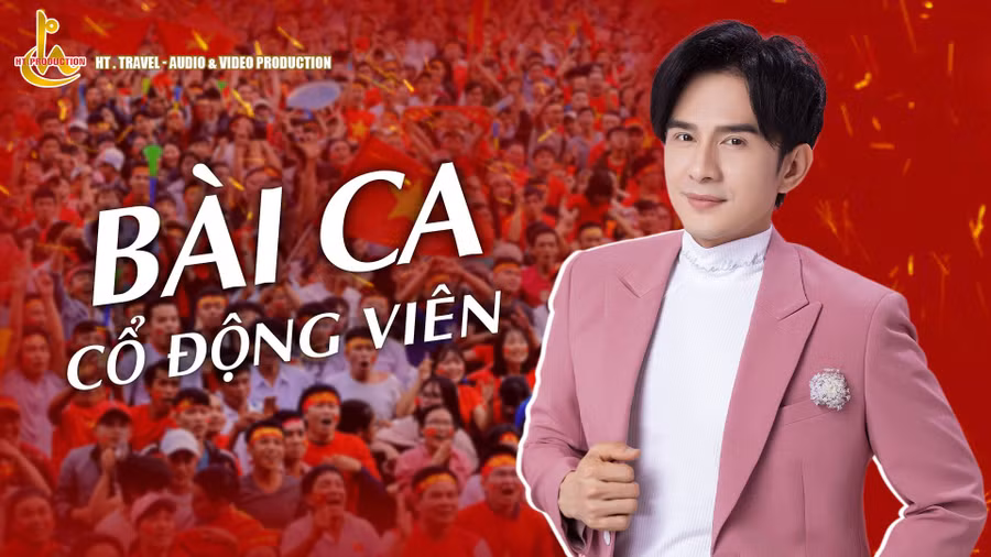 Đan Trường thể hiện Bài ca cổ động viên bằng hai ngôn ngữ Việt - Anh. Ảnh: H.T.P