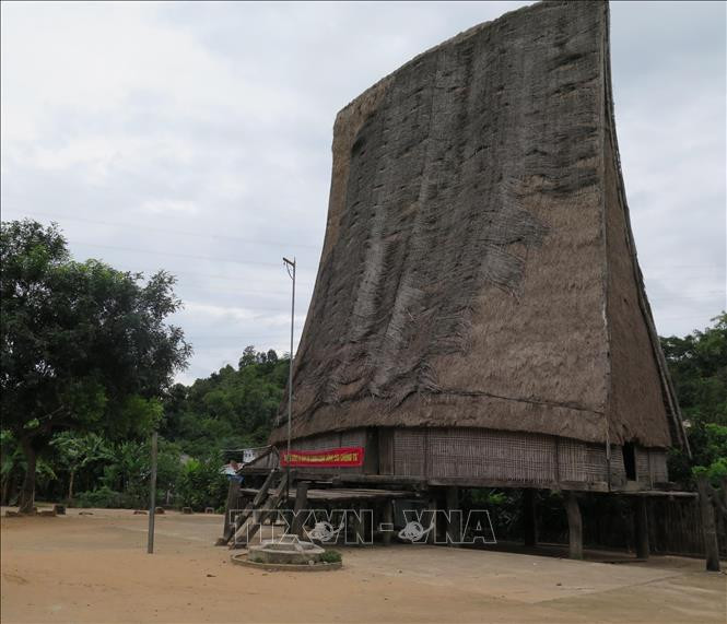 Nhà Rông tại làng du lịch cộng đồng Kon Kơ Tu, thành phố Kon Tum. Nhà Rông tại làng du lịch cộng đồng Kon Kơ Tu, thành phố Kon Tum.