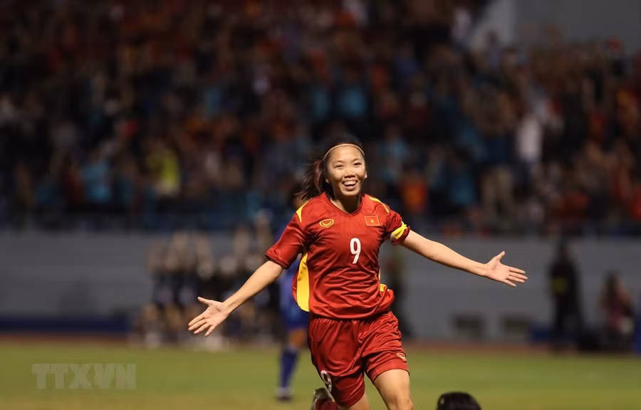 Huỳnh Như tỏa sáng mang HCV môn bóng đá SEA Games 31 về cho tuyển nữ. (Ảnh: Hoàng Linh/TTXVN)