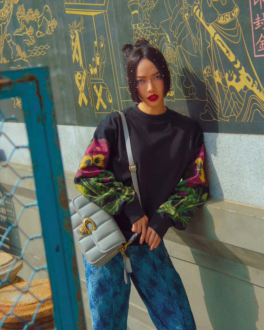 Có thể thấy ở thời điểm hiện tại, Diệu Nhi không còn đóng khung bản thân trong loạt hình ảnh đẹp, xinh xắn nhưng an toàn. Có thể thấy ở thời điểm hiện tại, Diệu Nhi không còn đóng khung bản thân trong loạt hình ảnh đẹp, xinh xắn nhưng an toàn.