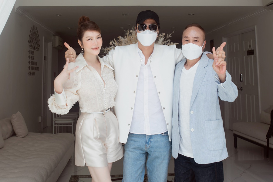 Bên cạnh việc quảng bá phim, Han Jae Suk háo hức được thưởng thức thêm nhiều món Việt trong lần ghé thăm này. Ảnh: ĐPCC