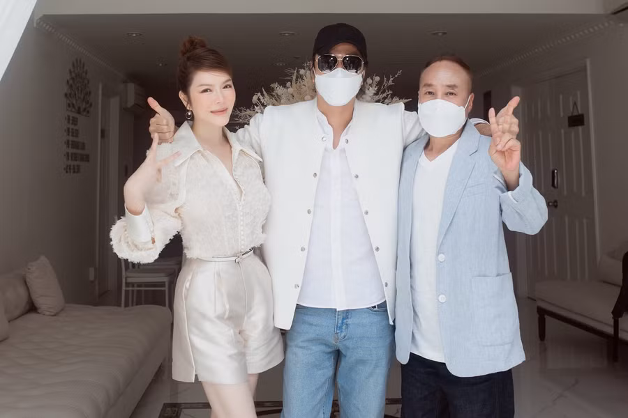 Bên cạnh việc quảng bá phim, Han Jae Suk háo hức được thưởng thức thêm nhiều món Việt trong lần ghé thăm này. Ảnh: ĐPCC