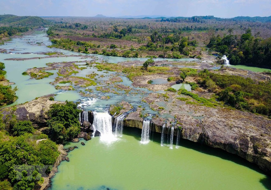 Đắk Lắk được thiên nhiên ưu đãi cho địa hình cảnh quan đẹp, hùng vĩ, lợi thế để phát triển du lịch. Ảnh: Hoài Thu/TTXVN Đắk Lắk được thiên nhiên ưu đãi cho địa hình cảnh quan đẹp, hùng vĩ, lợi thế để phát triển du lịch. Ảnh: Hoài Thu/TTXVN