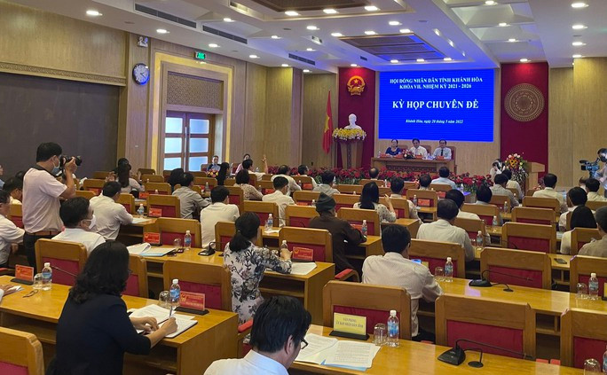 HĐND tỉnh Khánh Hòa thống nhất thông qua nghị quyết chi gần 350 tỉ đồng làm cao tốc Khánh Hòa – Buôn Ma Thuột vào chiều 20-5 HĐND tỉnh Khánh Hòa thống nhất thông qua nghị quyết chi gần 350 tỉ đồng làm cao tốc Khánh Hòa – Buôn Ma Thuột vào chiều 20-5