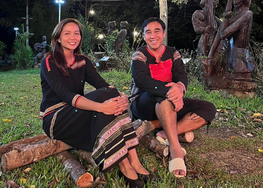 H'Hen Niê tiết lộ chuyện thời trẻ với Quyền Linh. Ảnh: MCV