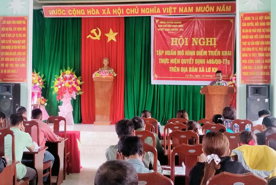 Quang cảnh hội nghị triển khai mô hình điểm tại xã Lơ Ku (huyện Kbang). Ảnh: Hồng Hạnh Quang cảnh hội nghị triển khai mô hình điểm tại xã Lơ Ku, huyện Kbang. Ảnh: Hồng Hạnh