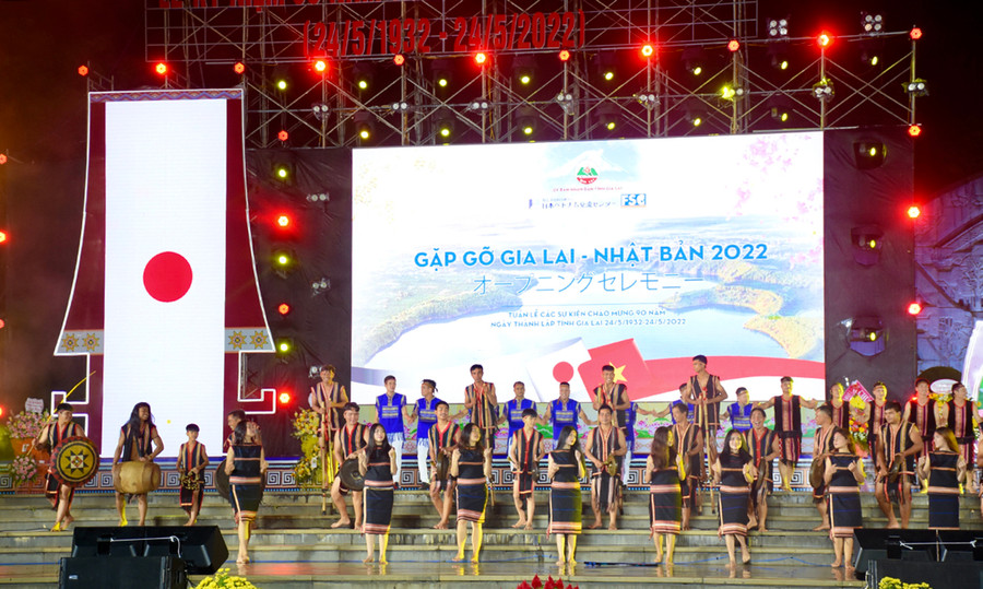 Phần biểu diễn của đoàn nghệ nhân Gia Lai tại chương trình. Ảnh: Phương Duyên