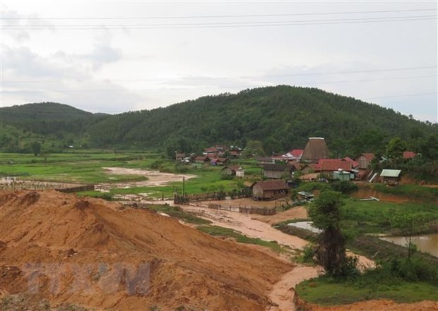 Làng Kon Bring (thị trấn Măng Đen, huyện Kon Plông) đang trở thành “mục tiêu” cho các đối tượng 