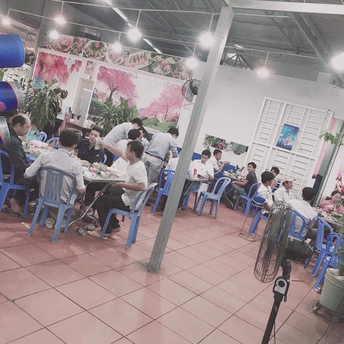 Quán ăn T.H, nơi xảy ra vụ cướp giật điện thoại di động Iphone 13 Pro Max