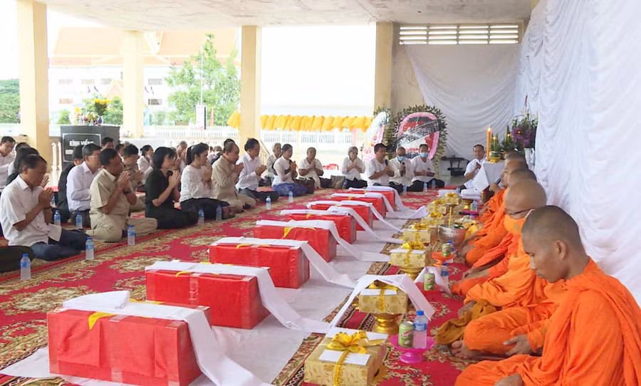 Quang cảnh Lễ cầu siêu. Ảnh: Đoàn Bình