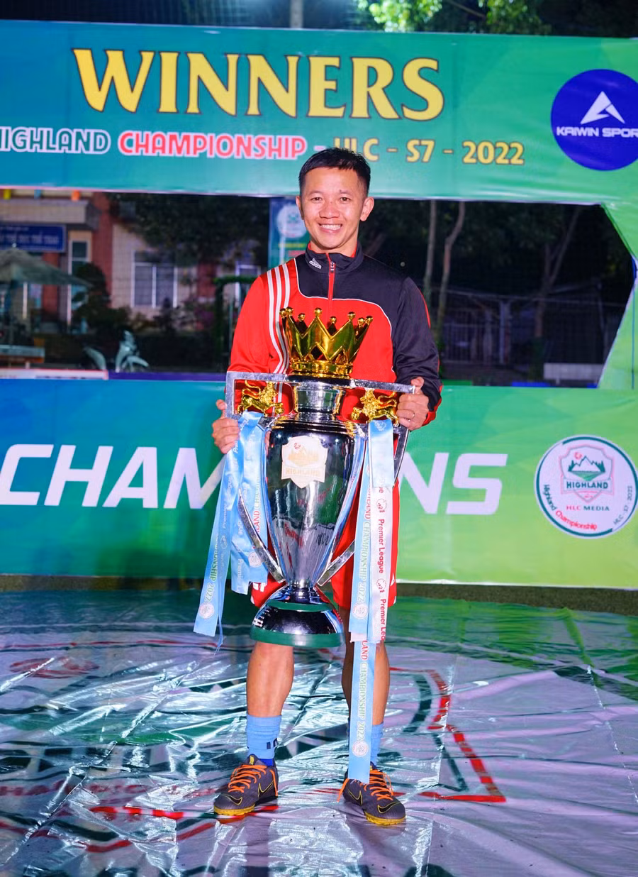 Hồ Văn Thuận đã giành được không ít danh hiệu lớn, nhỏ trong sự nghiệp cầu thủ của mình. Ảnh: Văn Ngọc